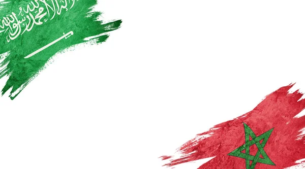 Flaggen Saudi Arabiens und Marokkos auf weißem Hintergrund — Stockfoto
